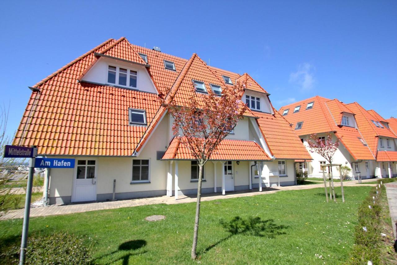 Hafennahe Ferienwohnung Mit Balkon Und Meerblick - Hafenhaeuser Wiek Wohnung 06 Wiek auf Rügen Exterior foto