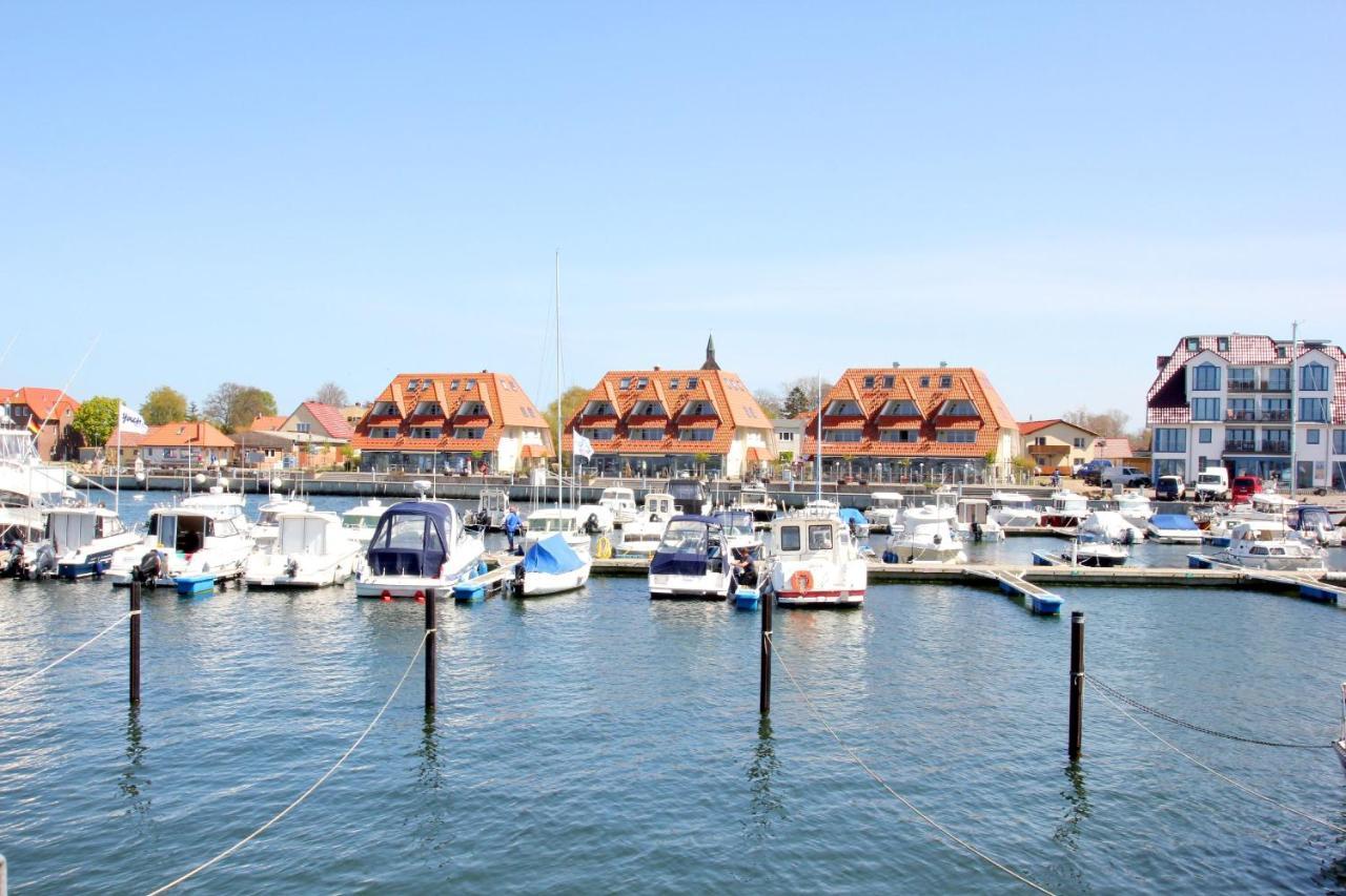 Hafennahe Ferienwohnung Mit Balkon Und Meerblick - Hafenhaeuser Wiek Wohnung 06 Wiek auf Rügen Exterior foto