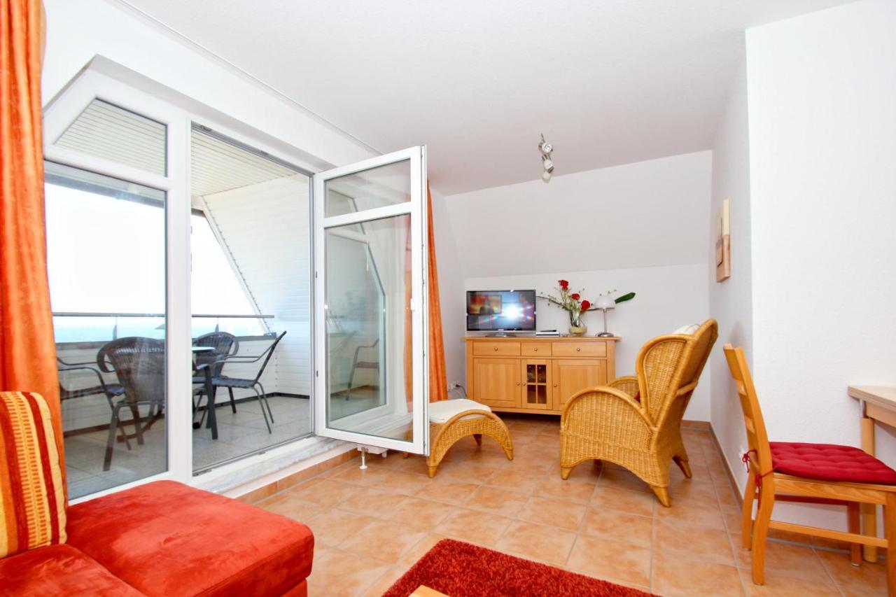 Hafennahe Ferienwohnung Mit Balkon Und Meerblick - Hafenhaeuser Wiek Wohnung 06 Wiek auf Rügen Exterior foto